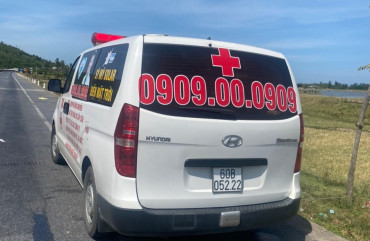 Thuê xe cứu thương từ vùng dịch trở về địa phương không dừng xe khai báo y tế